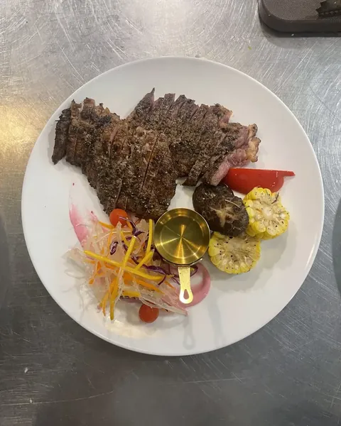 Thăn bò Úc nướng tảng — Gánh Ngon
